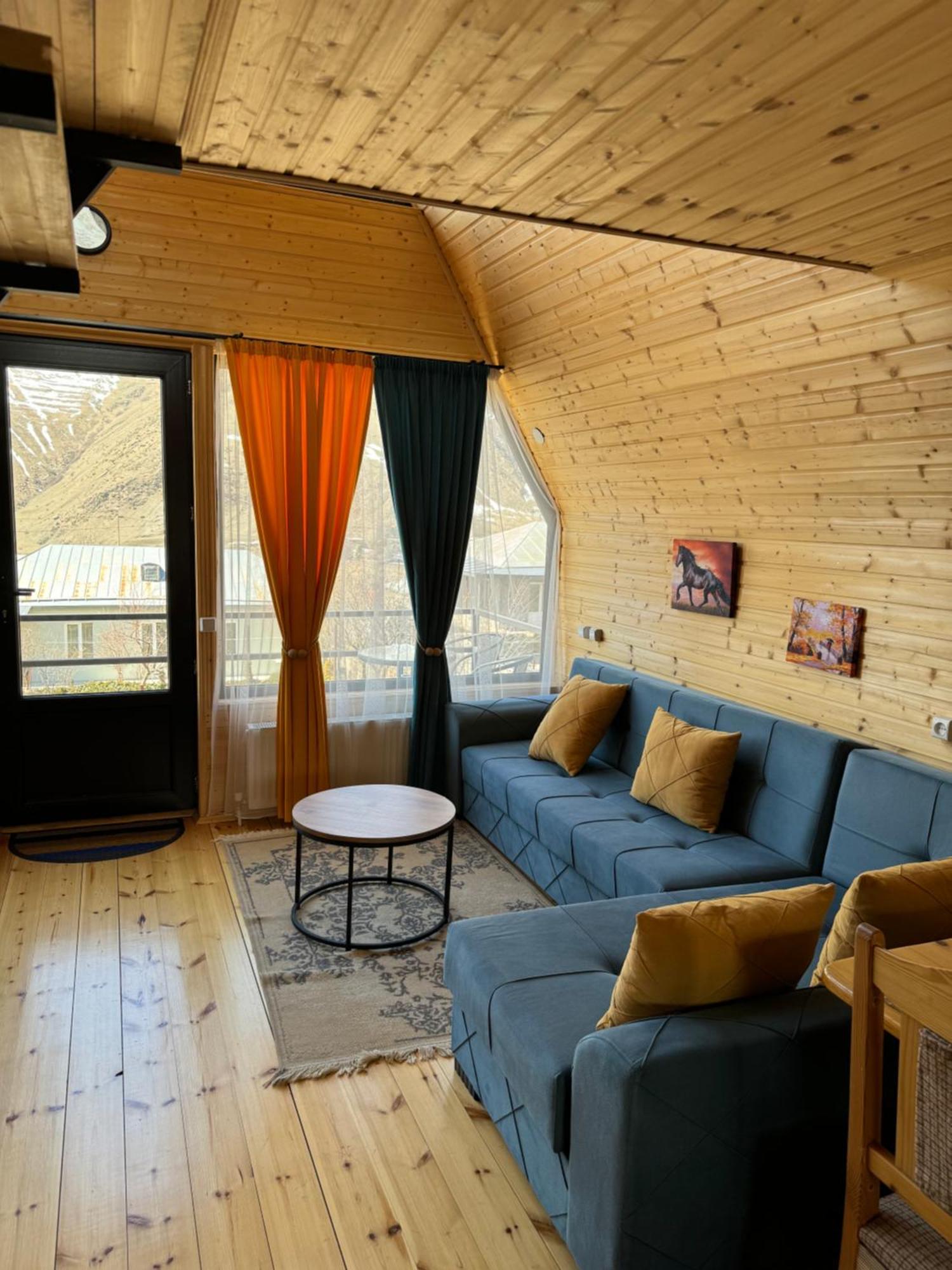 Qusha Cottage カズベギ エクステリア 写真